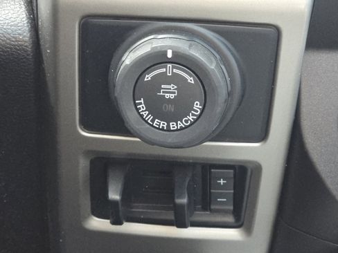 Used 2017 Ford F150 Lariat w/ Equipment Group 502A Luxury image 9