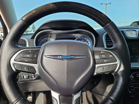 Used 2016 Chrysler 300 C RWD image 26