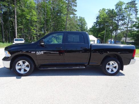 Used 2021 RAM 1500 4x4 Crew Cab Classic SLT w/ Luxury Group image 7