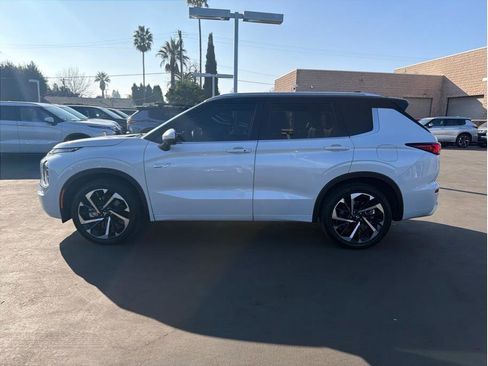 Used 2024 Mitsubishi Outlander SEL image 8