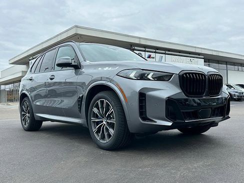 New 2026 BMW X5 xDrive40i w/ M Sport Package image 1