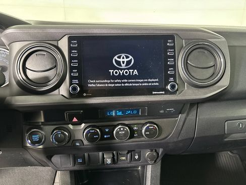 Used 2023 Toyota Tacoma TRD Off-Road AWD/4WD image 17