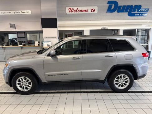 Used 2018 Jeep Grand Cherokee Laredo AWD/4WD image 6