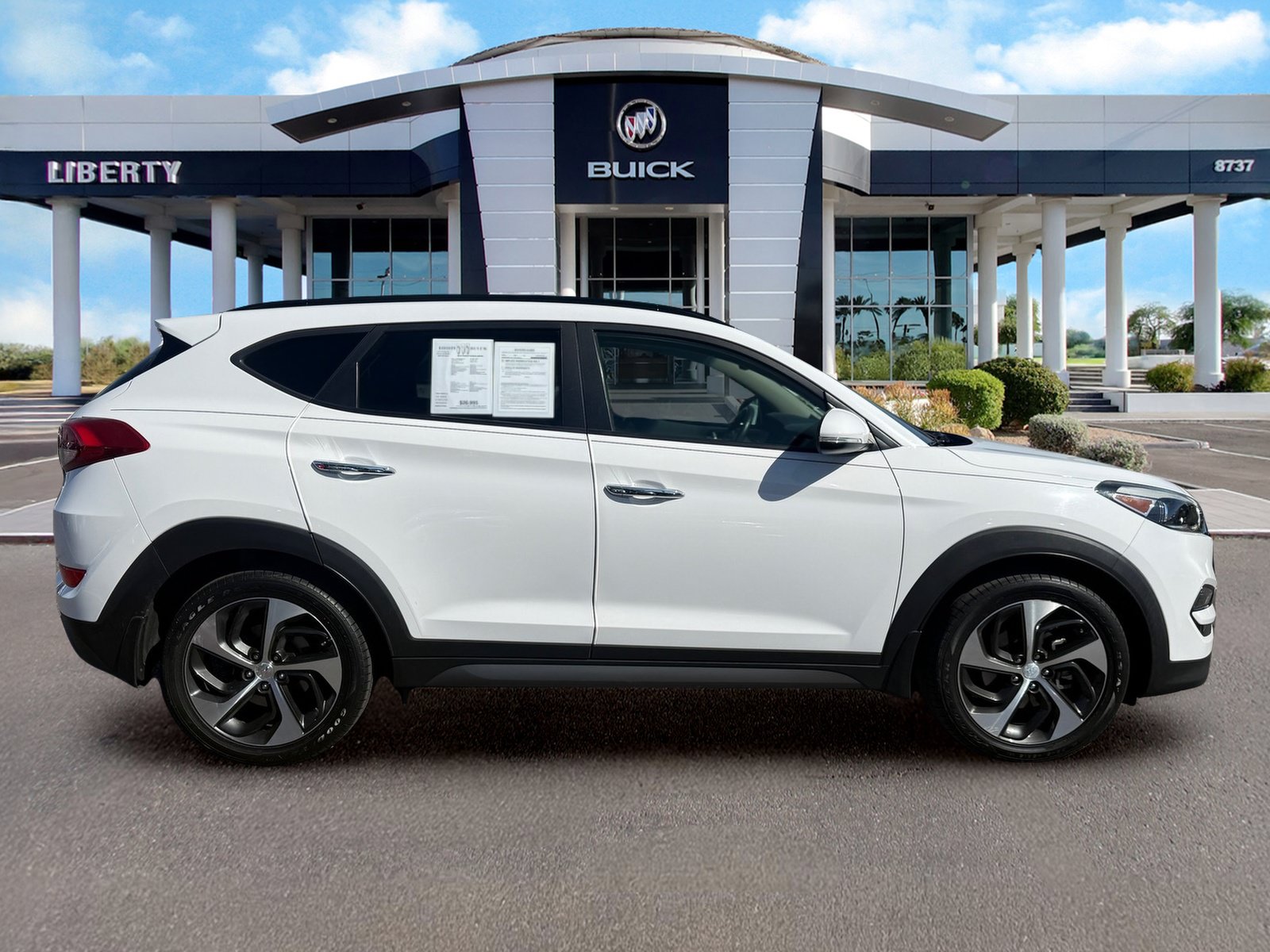 Used 2016 Hyundai Tucson Limited w/ Option Group 03 FWD image 2