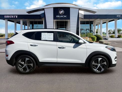 Used 2016 Hyundai Tucson Limited w/ Option Group 03 FWD image 2
