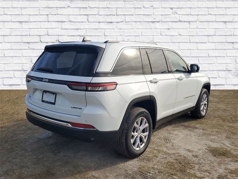 Used 2022 Jeep Grand Cherokee Limited image 2