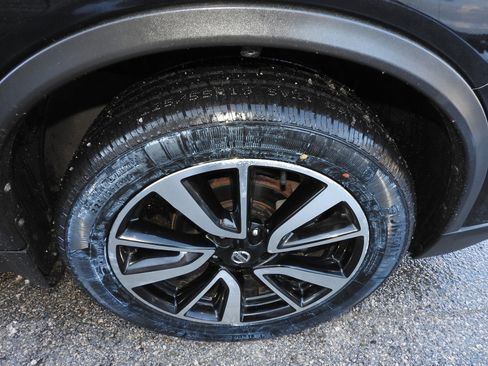 Used 2018 Nissan Rogue SL w/ Premium Package image 21