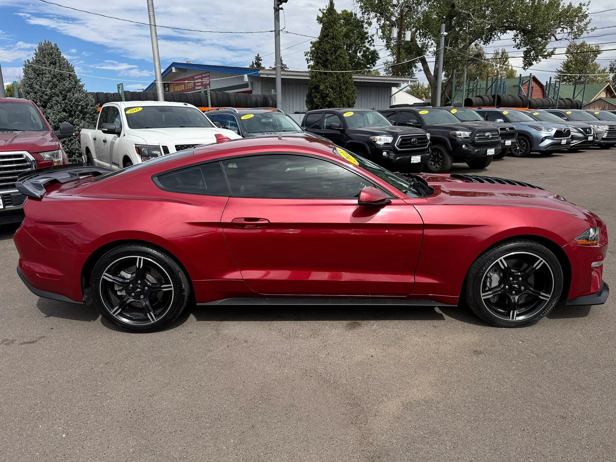 Used 2022 Ford Mustang GT Premium w/ Equipment Group 401A RWD image 10