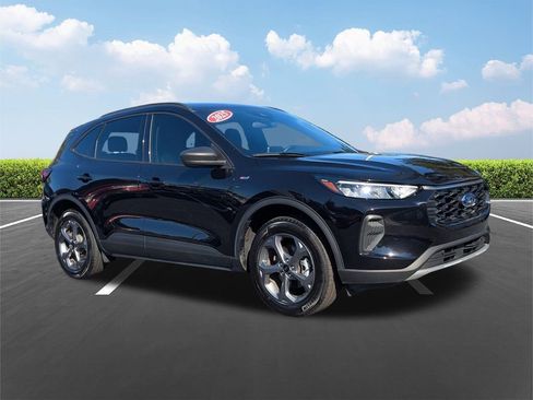 Used 2025 Ford Escape ST-Line image 2