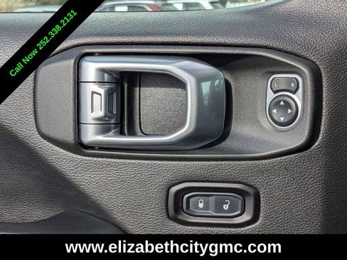 Used 2020 Jeep Wrangler Unlimited Sahara image 23