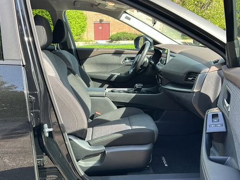 Certified 2023 Nissan Rogue SV image 22