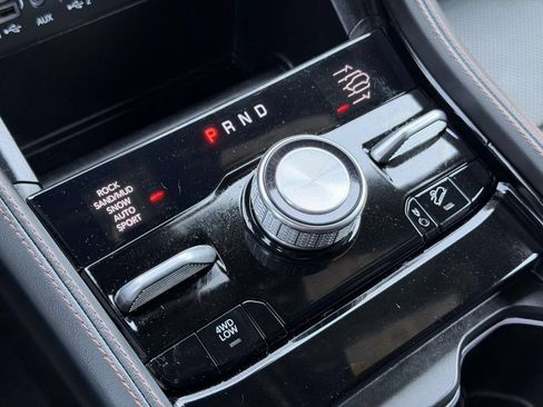 Used 2025 Jeep Grand Cherokee Summit AWD/4WD image 6