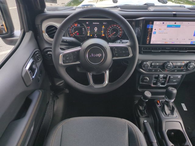 New 2026 Jeep Wrangler Unlimited Sahara w/ Technology Group AWD/4WD image 16