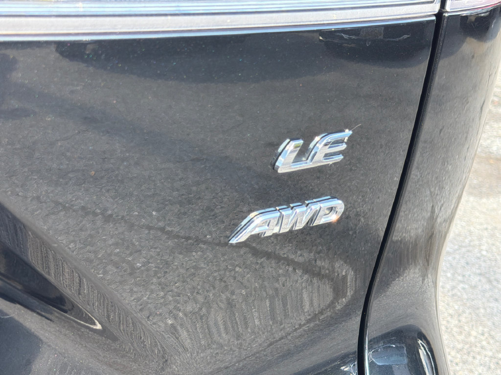 Used 2024 Toyota Corolla Cross LE AWD/4WD image 7