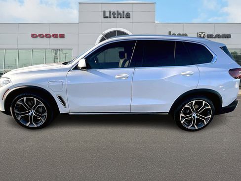 Used 2021 BMW X5 xDrive45e w/ Executive Package image 3