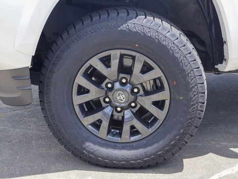 Used 2023 Toyota Tacoma SR5 RWD image 26