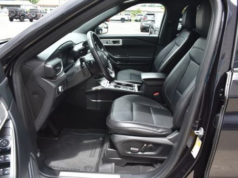 Used 2020 Ford Explorer Limited AWD/4WD image 4