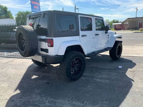 Used 2017 Jeep Wrangler Unlimited Sahara image 4