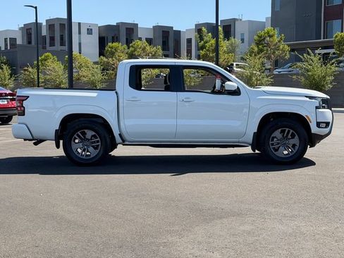 Certified 2025 Nissan Frontier SV w/ SV Convenience Package RWD image 7