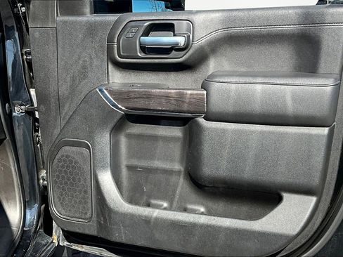 Used 2021 Chevrolet Silverado 2500 LTZ image 30