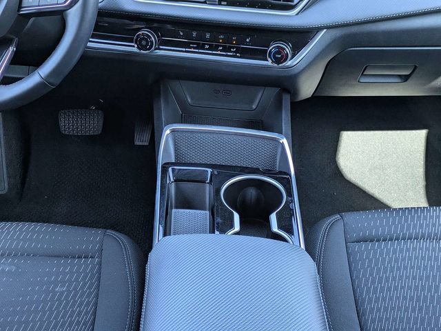 Used 2025 Chevrolet Equinox LT FWD image 17