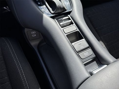 Used 2024 Honda HR-V LX image 52