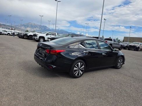 Used 2021 Nissan Altima 2.5 SV FWD image 5