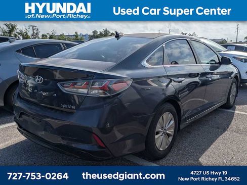 Used 2018 Hyundai Sonata SE FWD image 2