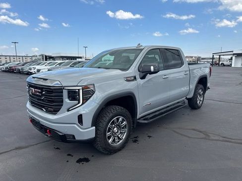 Used 2024 GMC Sierra 1500 AT4 w/ Technology Package AWD/4WD image 7