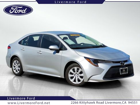 Used 2024 Toyota Corolla LE image 1