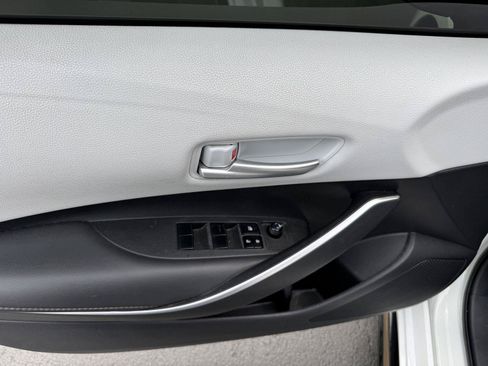 Used 2021 Toyota Corolla SE FWD image 13