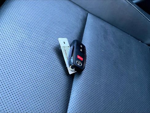 Used 2023 Toyota Prius XLE image 14