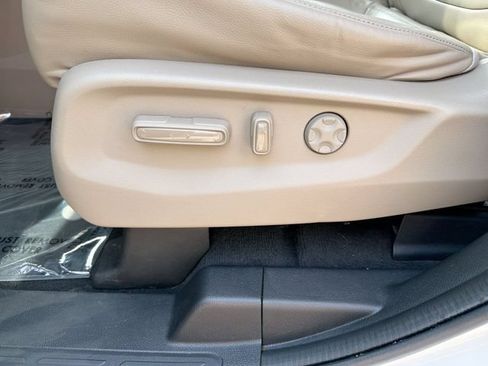 Used 2024 Honda Odyssey EX-L image 16