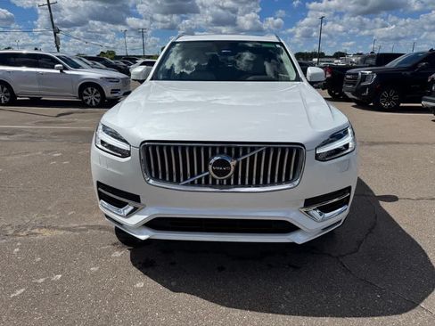 Used 2024 Volvo XC90 T8 Plus w/ Protection Package Premier AWD/4WD image 2