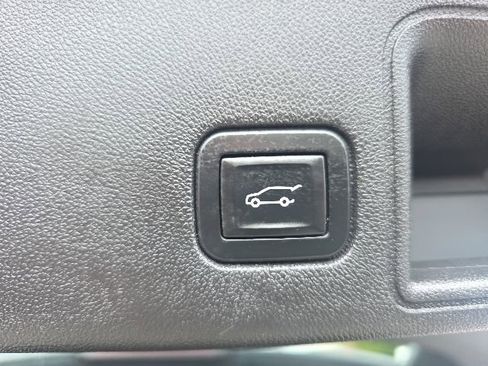 Used 2018 GMC Terrain Denali w/ Comfort Package AWD/4WD image 34