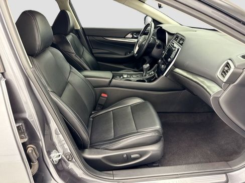 Used 2023 Nissan Maxima SV w/ Floor Mat Group FWD image 19