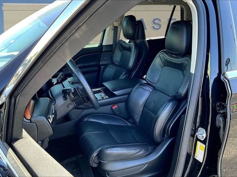 Used 2020 Lincoln Aviator Reserve w/ Equipment Group 202A AWD/4WD image 23