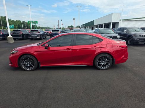 Used 2025 Toyota Camry XSE FWD image 6