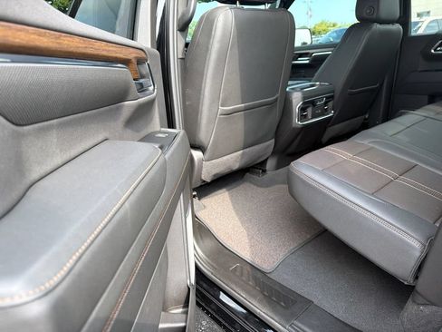 Used 2024 Chevrolet Silverado 1500 High Country w/ Midnight Edition AWD/4WD image 12