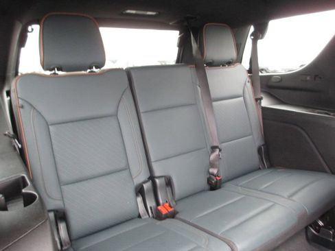 Used 2025 GMC Yukon AT4 image 25