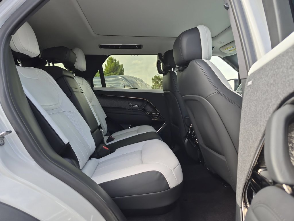 Used 2024 Land Rover Range Rover Sport Dynamic SE AWD/4WD image 33