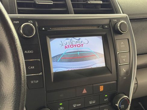 Used 2015 Toyota Camry LE FWD image 16