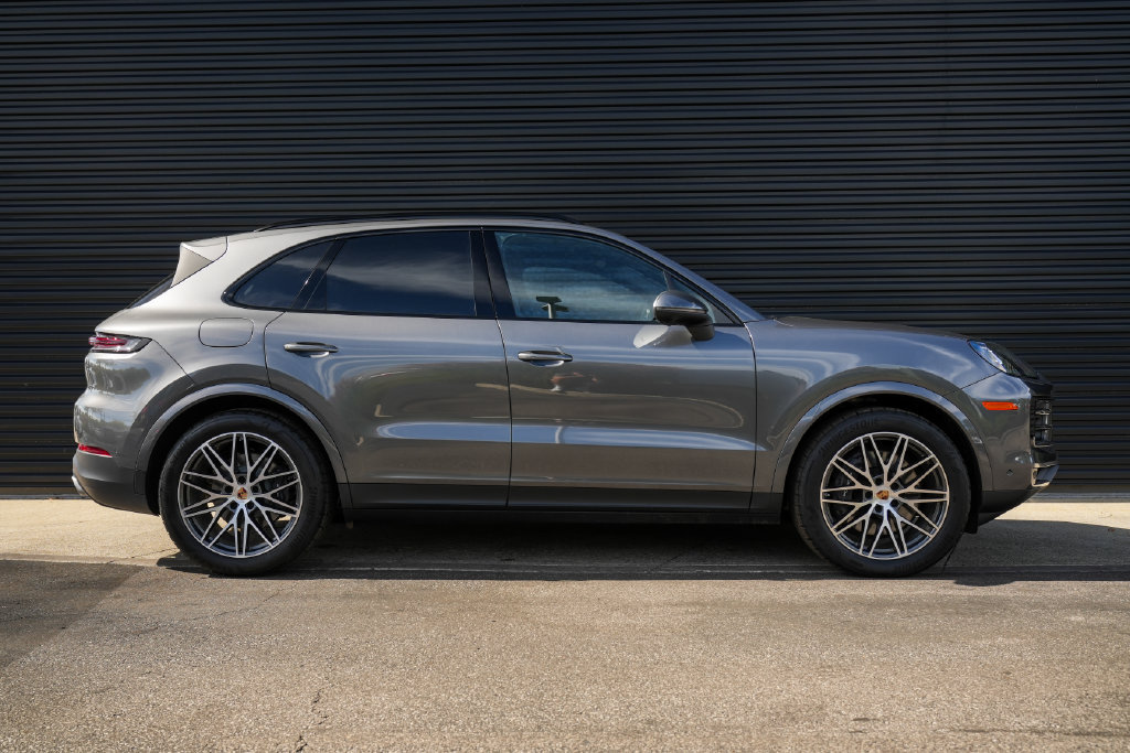 Certified 2026 Porsche Cayenne AWD/4WD image 35
