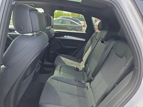 Used 2023 Audi Q5 e Premium Plus w/ Premium Plus Package AWD/4WD image 12