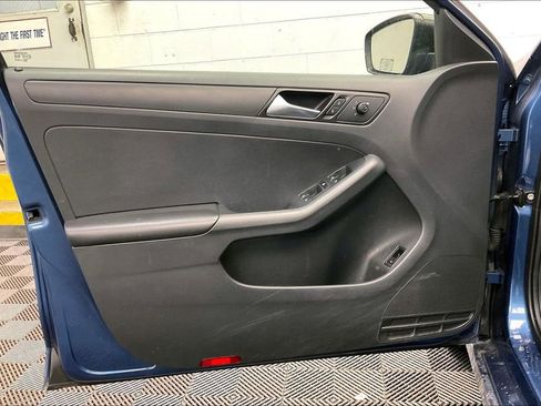 Used 2015 Volkswagen Jetta S image 16