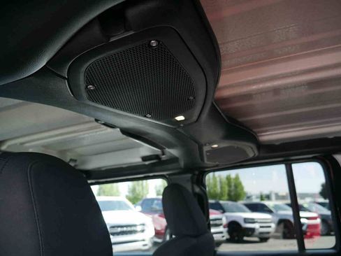 Certified 2026 Jeep Gladiator Mojave AWD/4WD image 17