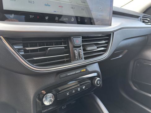 Used 2025 Ford Escape Platinum image 31