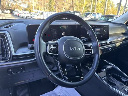 Used 2024 Kia Sorento S FWD image 23