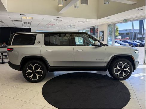 Used 2024 Rivian R1S Adventure Dual AWD/4WD image 4
