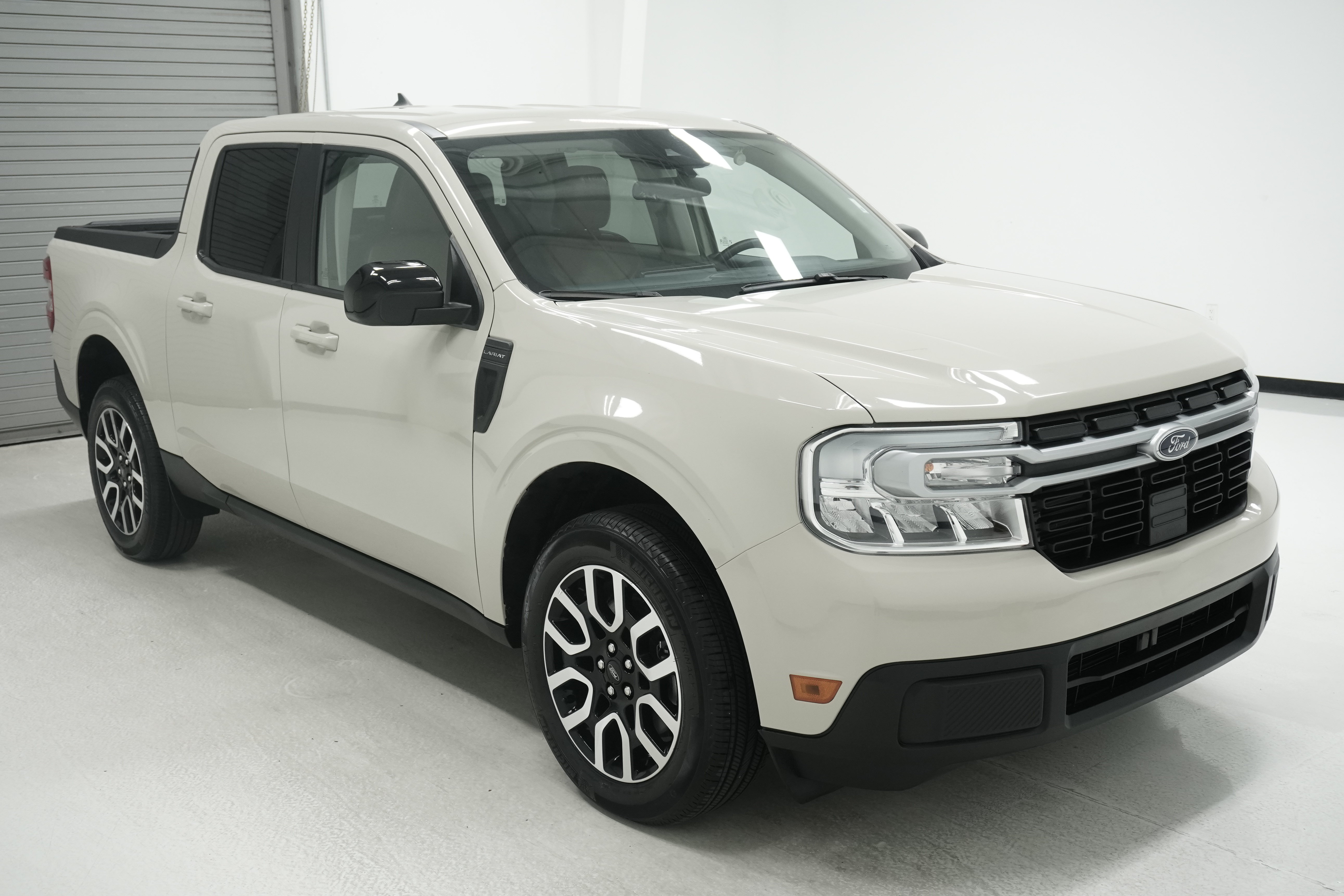Used 2024 Ford Maverick Lariat FWD image 3